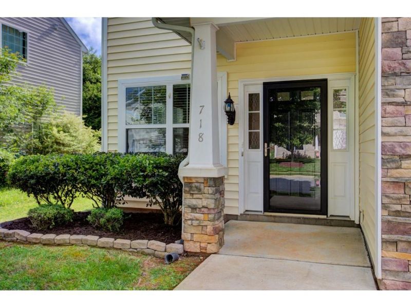 718 Blue Lake Dr, Mebane, NC 27302