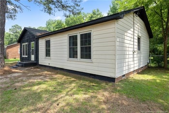 718 Buena Vista Dr, Fayetteville, NC 28311