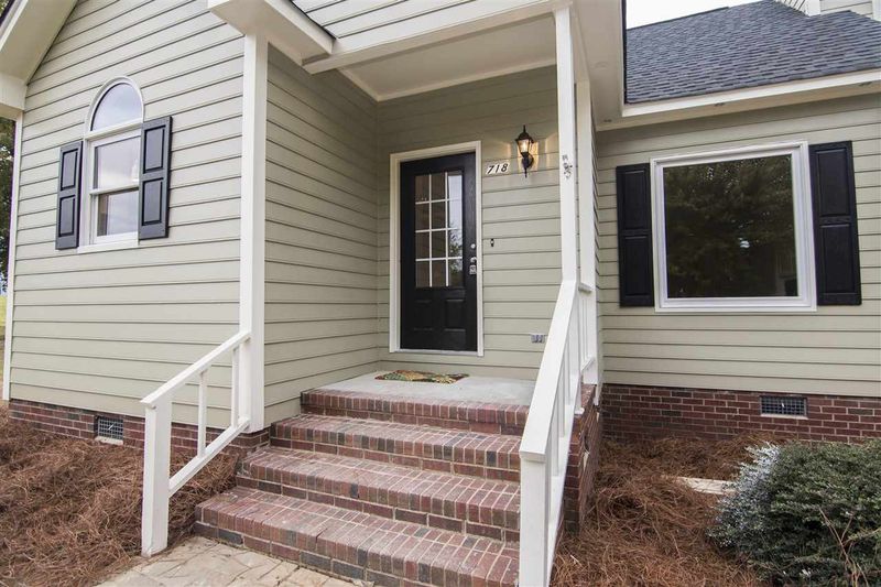 718 Butts Rd, Angier, NC 27501