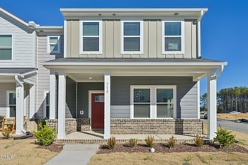 718 Chandler Stone Dr, Zebulon, NC 27597