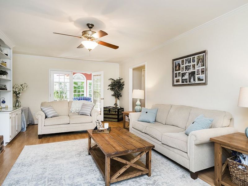 718 Edinburgh Ct, Burlington, NC 27215