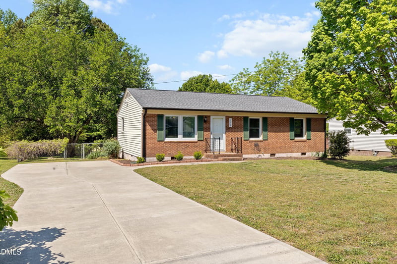 718 Hughes St, Apex, NC 27502