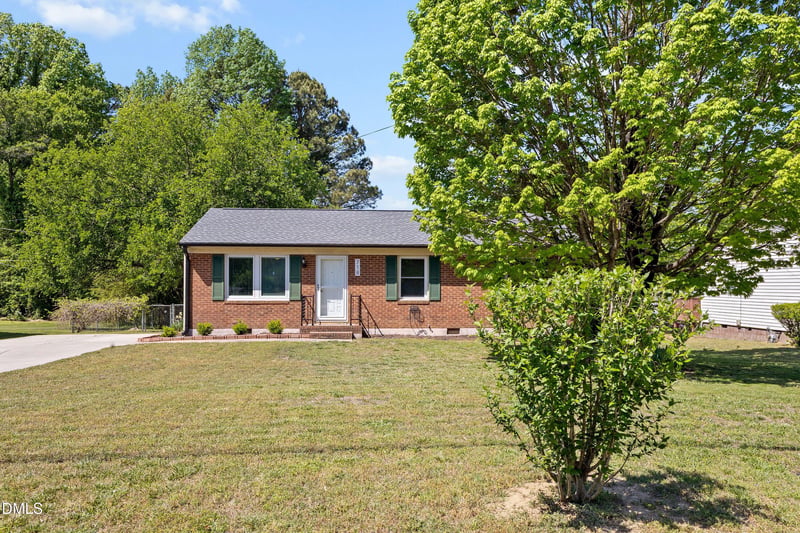 718 Hughes St, Apex, NC 27502