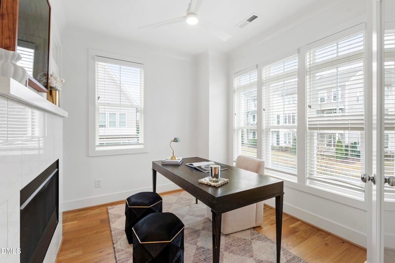 718 Peakland Pl, Raleigh, NC 27604