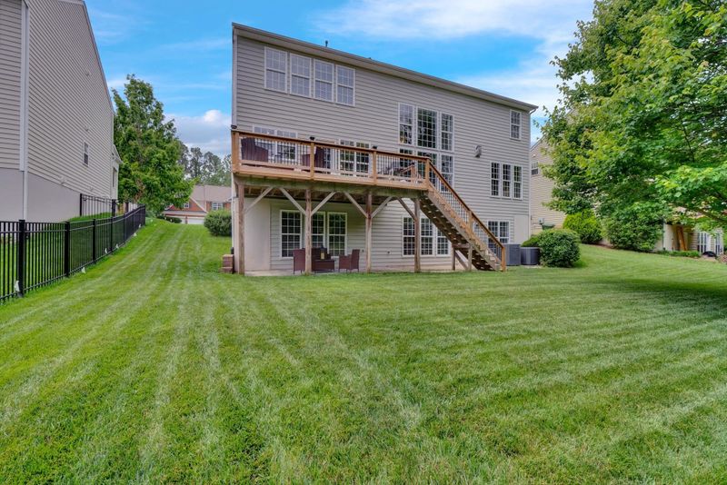 718 Quartz Crystal Pl, Cary, NC 27519