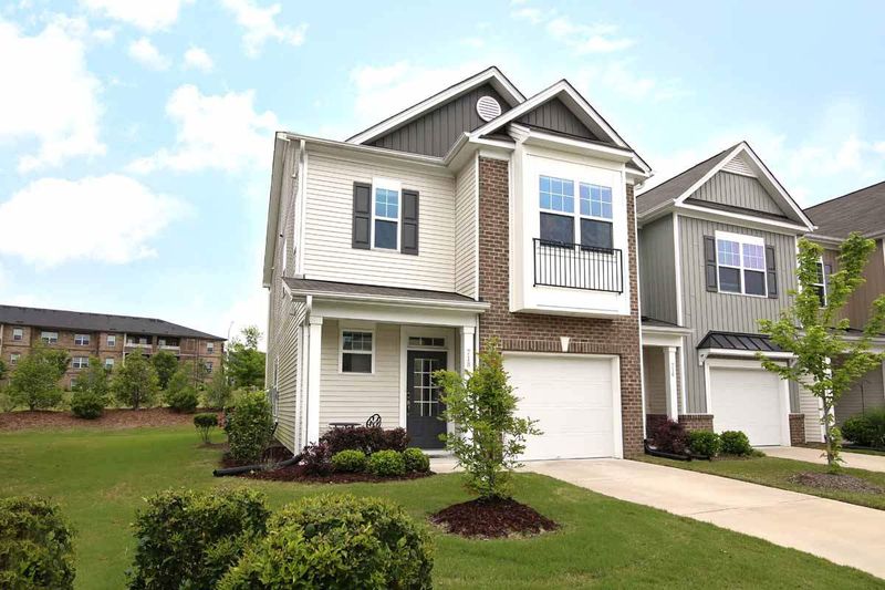 718 Silver Stream Ln, Cary, NC 27519