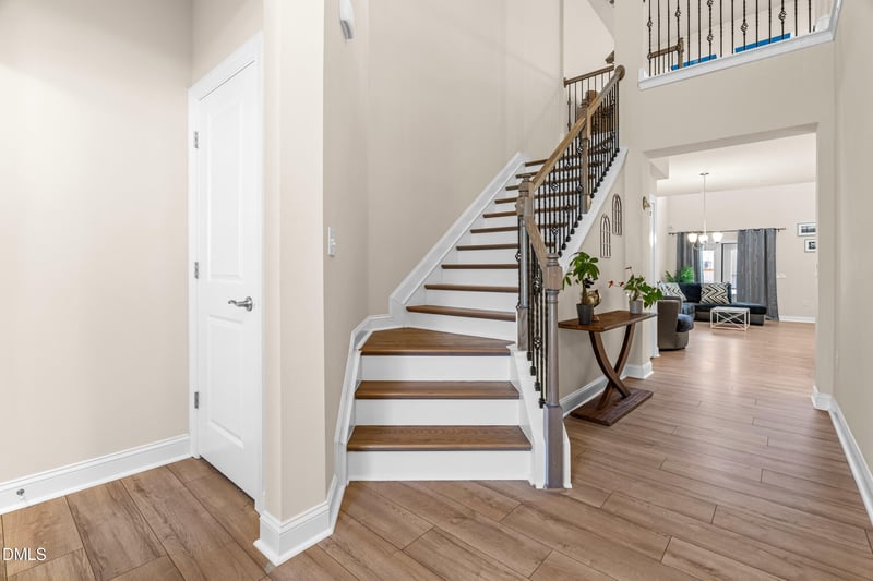 718 Toulouse Ct, Cary, NC 27519