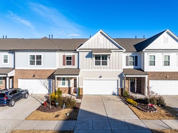 718 Toulouse Ct, Cary, NC 27519