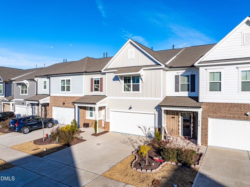 718 Toulouse Ct, Cary, NC 27519