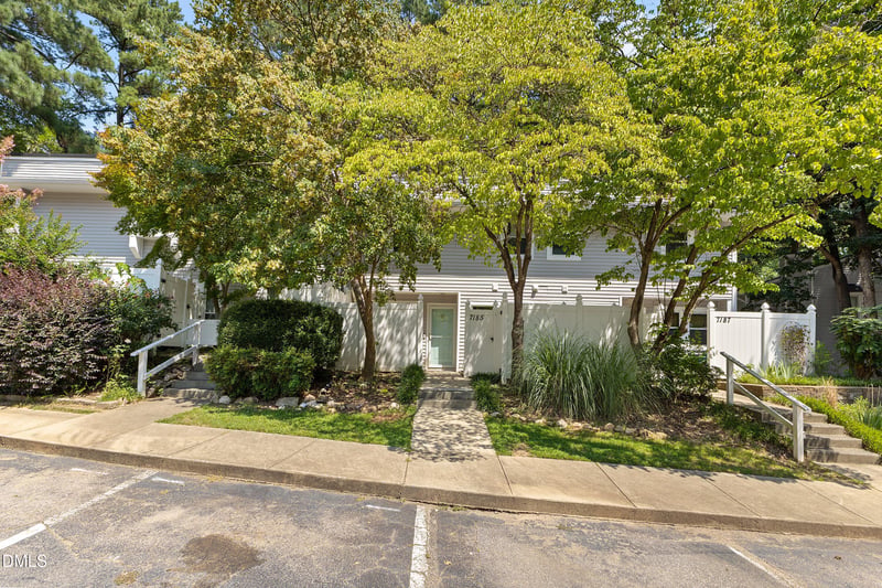 7185 Sandy Creek Dr, Raleigh, NC 27615