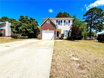 719 Alexwood Dr, Hope Mills, NC 28348