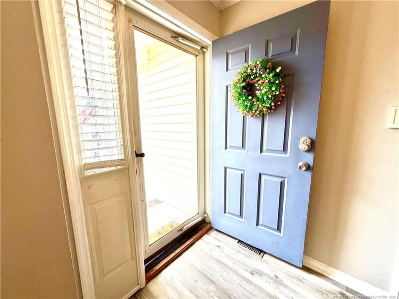 719 Alexwood Dr, Hope Mills, NC 28348
