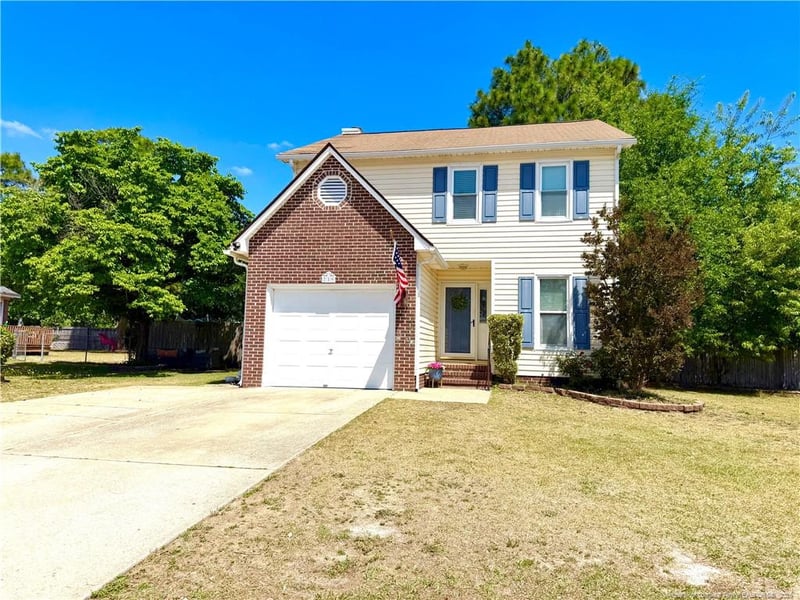 719 Alexwood Dr, Hope Mills, NC 28348