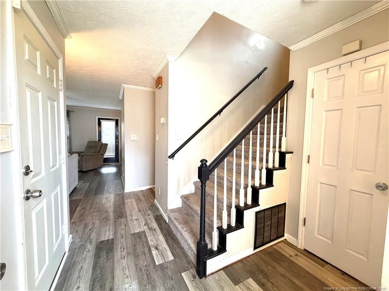 719 Alexwood Dr, Hope Mills, NC 28348