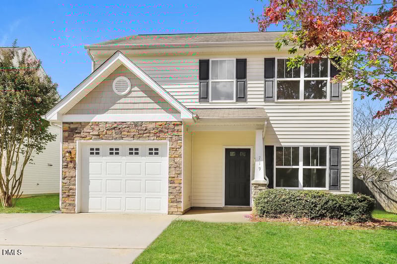719 Blue Lake Dr, Mebane, NC 27302