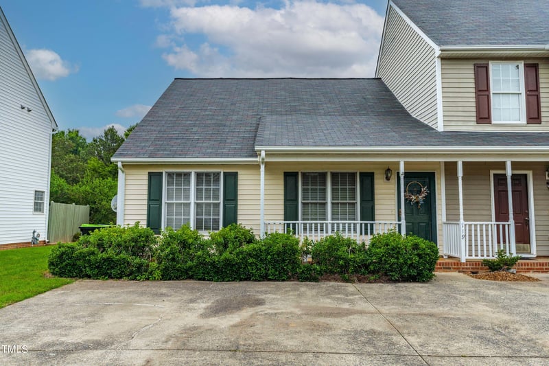 719 Center St, Apex, NC 27502