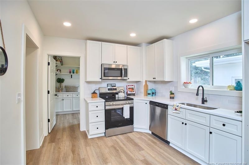 719 Kooler Cir, Fayetteville, NC 28305