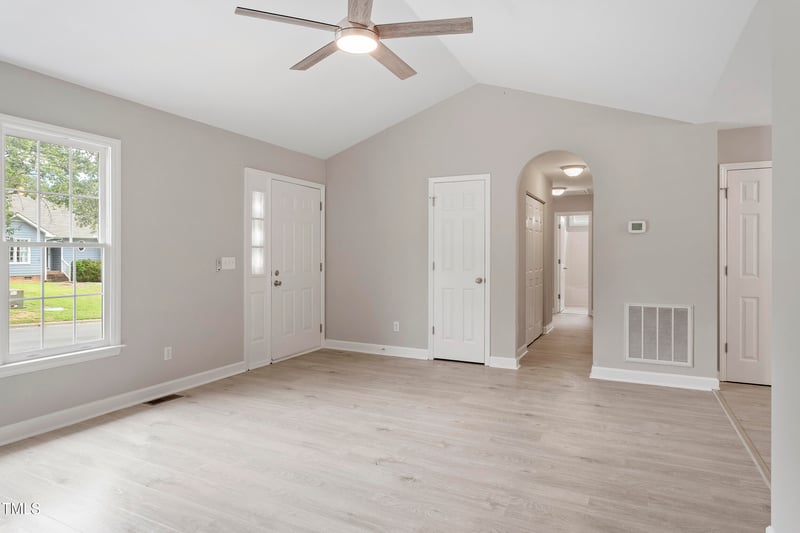 719 Saint Catherines Dr, Wake Forest, NC 27587