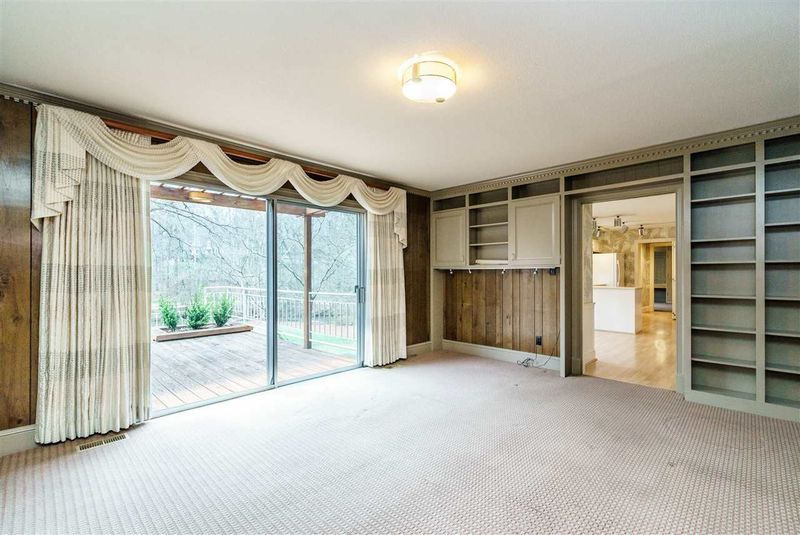 719 Staley Ct, Raleigh, NC 27609