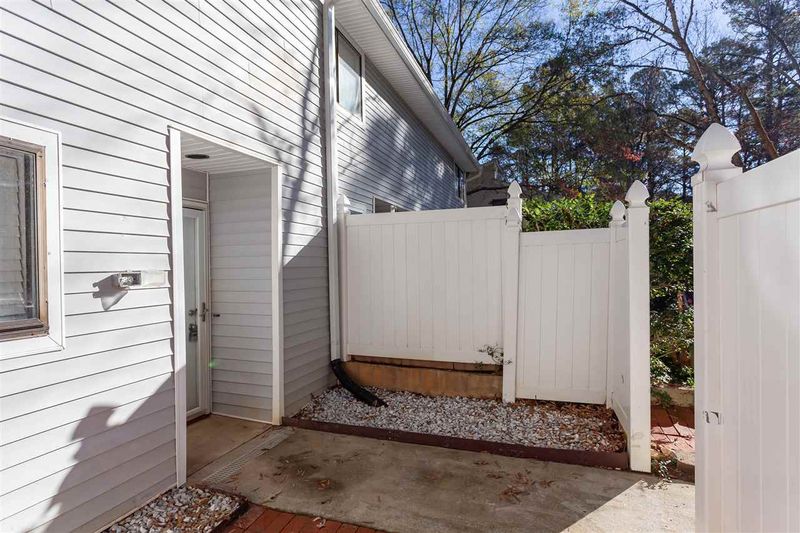 7195 Sandy Creek Dr, Raleigh, NC 27615