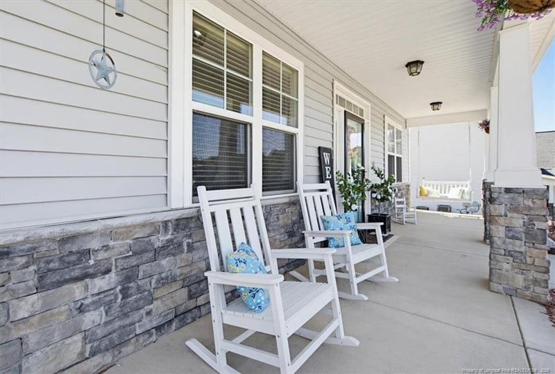 72 Countryside Dr, Lillington, NC 27546