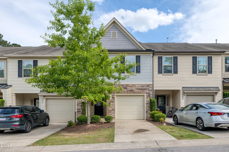 72 Grove Point Dr, Clayton, NC 27527