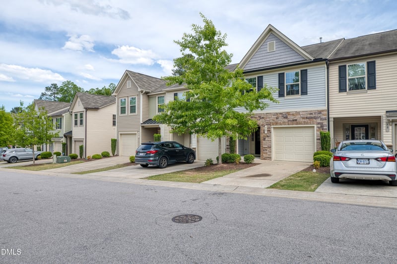 72 Grove Point Dr, Clayton, NC 27527