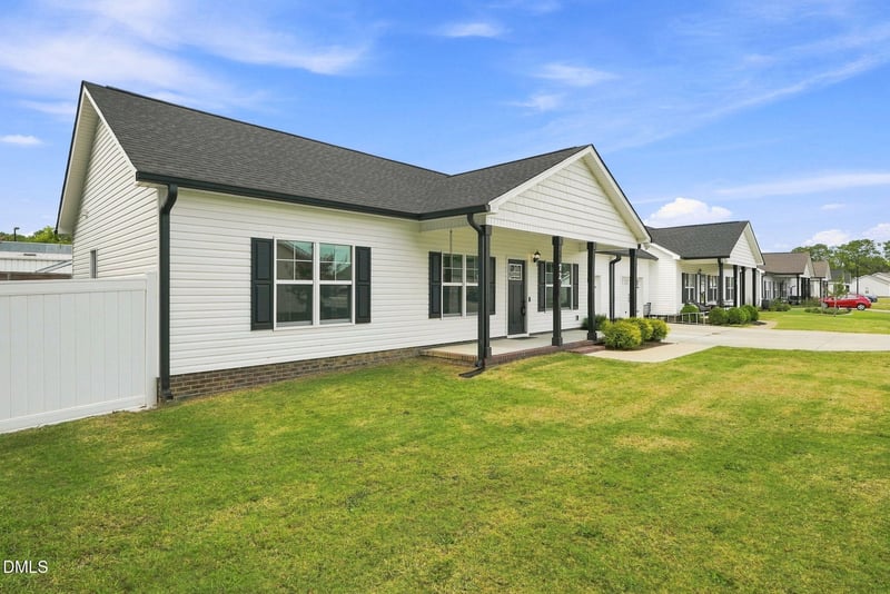 72 Leisure Ave, Four Oaks, NC 27524