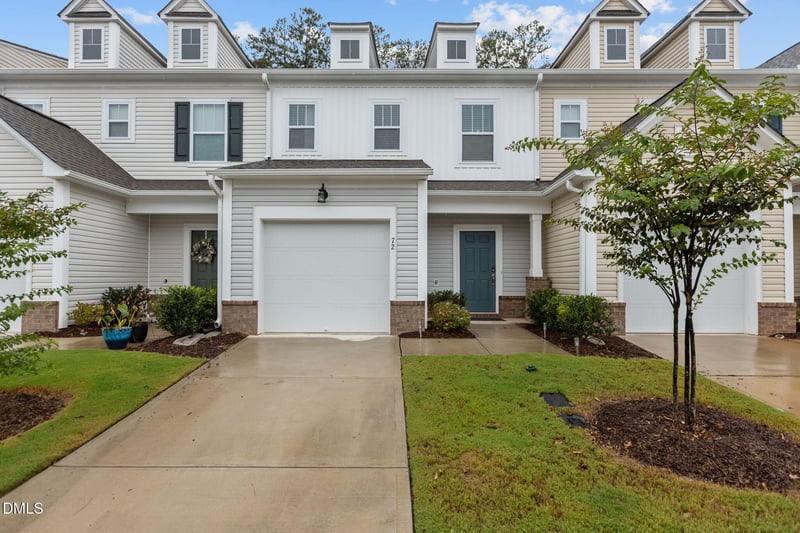 72 Little Leaf Ln, Clayton, NC 27527