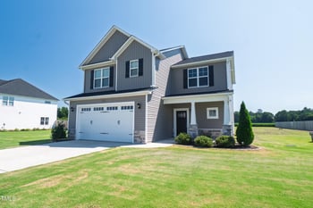 72 Sanford Ln, Dunn, NC 28334