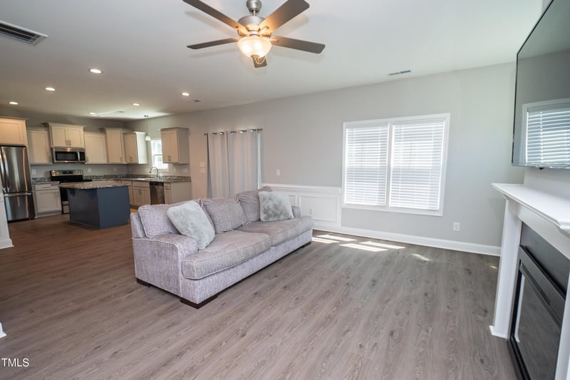 72 Sanford Ln, Dunn, NC 28334