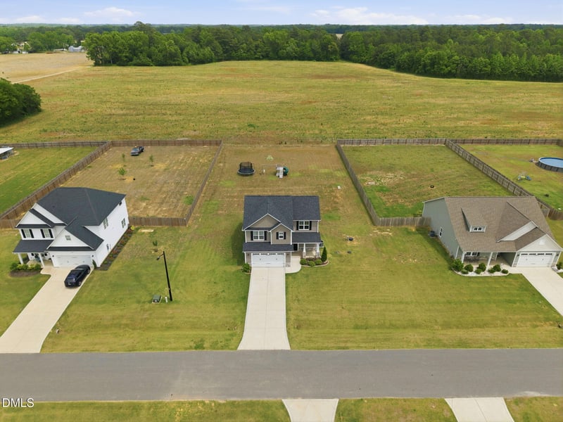 72 Sanford Ln, Dunn, NC 28334
