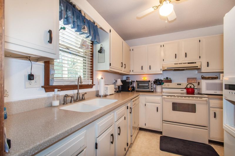 720 Benchmark Dr, Raleigh, NC 27615