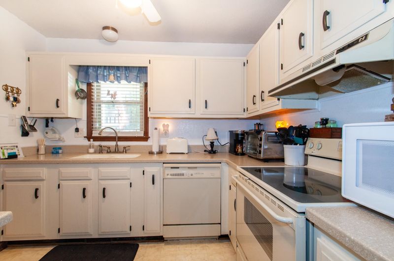 720 Benchmark Dr, Raleigh, NC 27615
