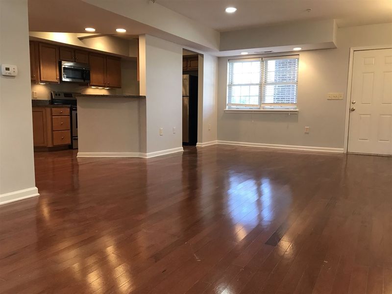 720 Bilyeu St #101, Raleigh, NC 27606