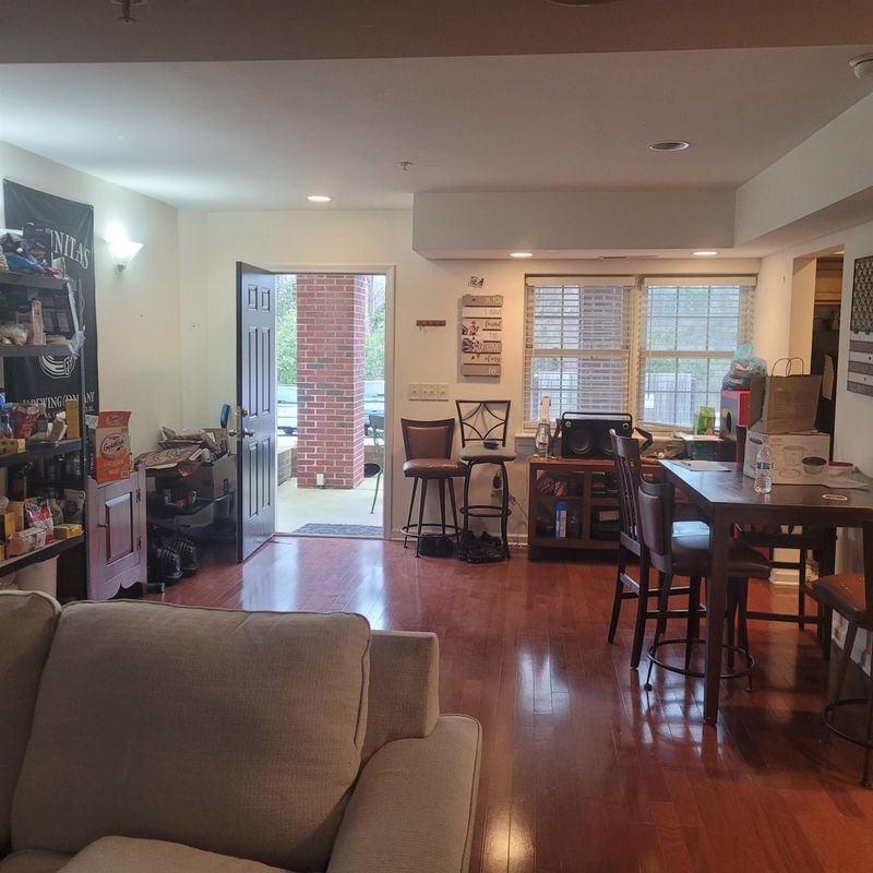 720 Bilyeu St #102, Raleigh, NC 27606