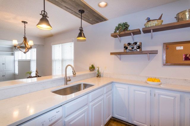 720 Bishops Park Dr #207, Raleigh, NC 27605