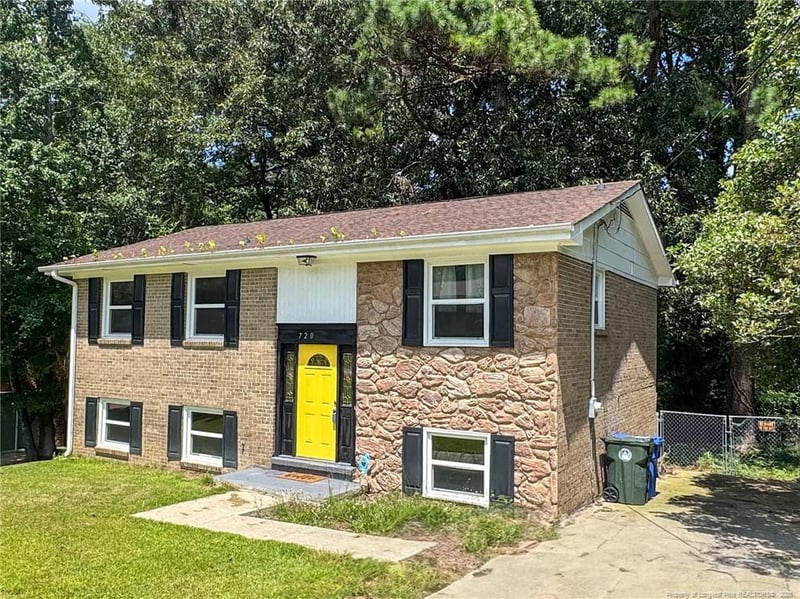 720 Burgoyne Dr, Fayetteville, NC 28314