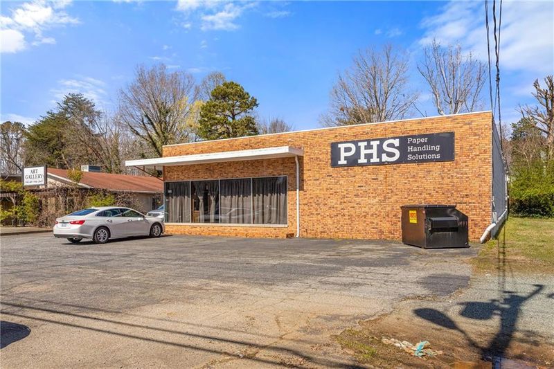 720 Chapel Hill Rd, Burlington, NC 27215