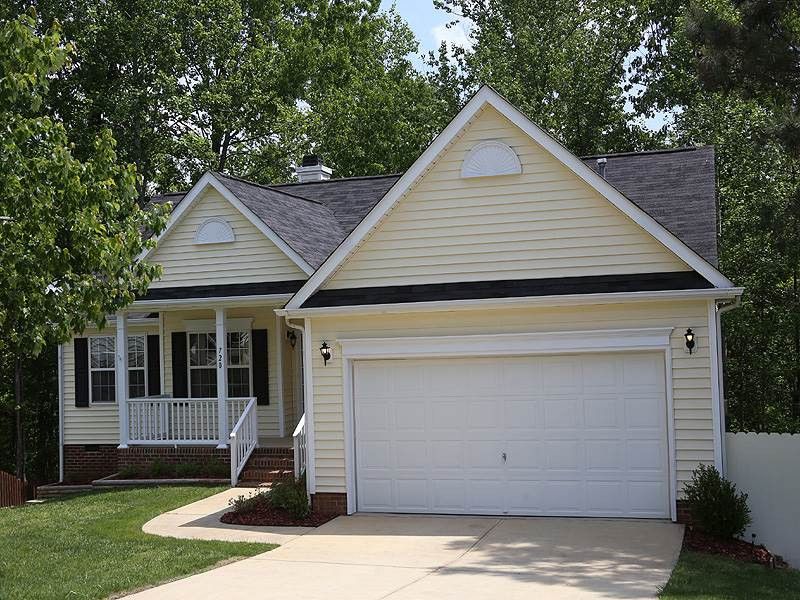 720 Creek Haven Dr, Holly Springs, NC 27540