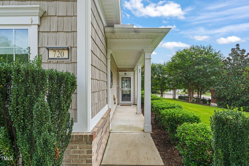 720 Finnbar Dr, Cary, NC 27519