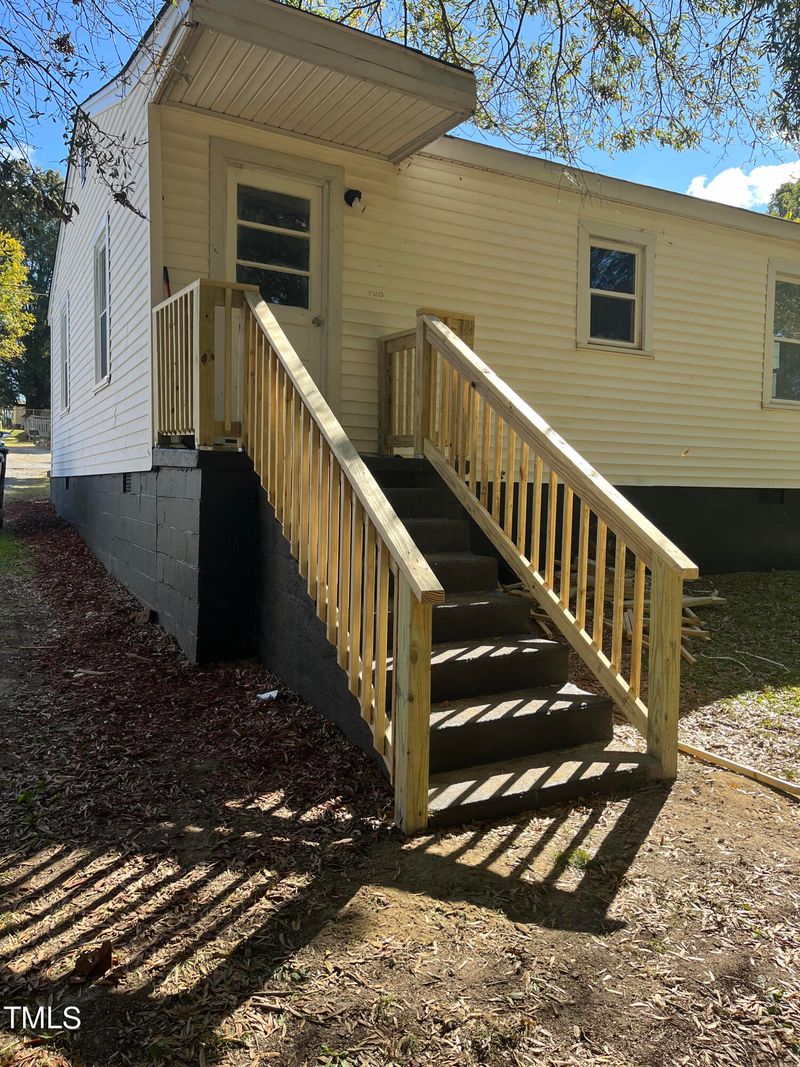 720 Ford St, Burlington, NC 27217