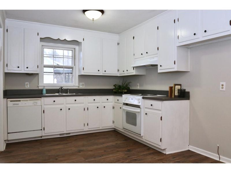 720 N Ninth St, Mebane, NC 27302