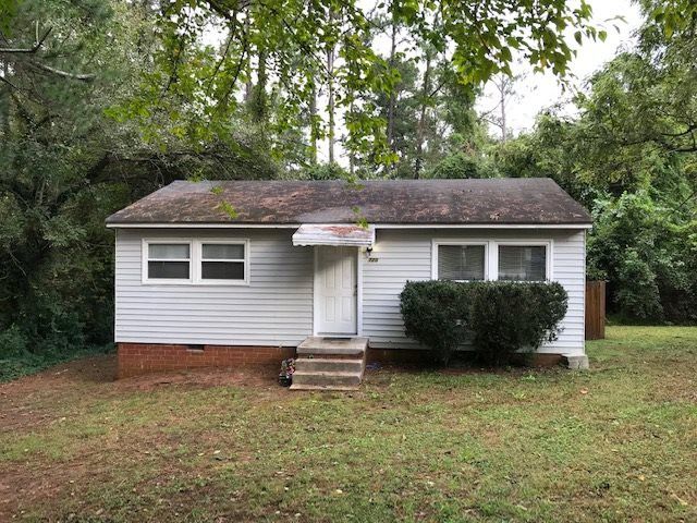 720 Oak Dr, Raleigh, NC 27603