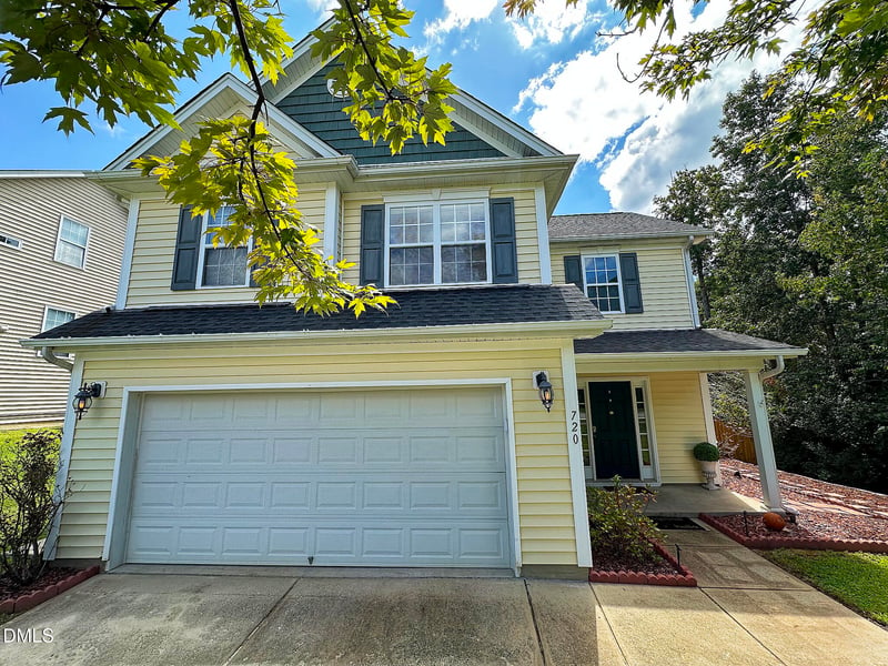 720 Pyracantha Dr, Holly Springs, NC 27540