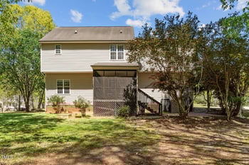 720 Raymond Dr, Clayton, NC 27527