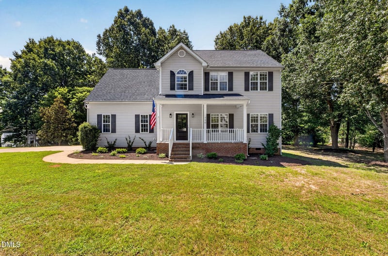 720 Raymond Dr, Clayton, NC 27527