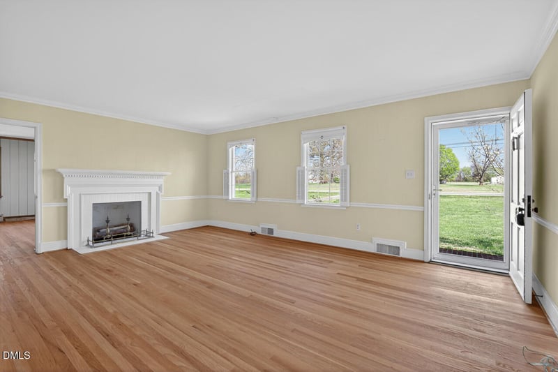 720 Roxboro St, Haw River, NC 27258