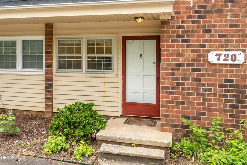 720 Shawnee Dr #B, Burlington, NC 27215