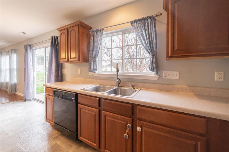 720 Weathervane Dr, Durham, NC 27703